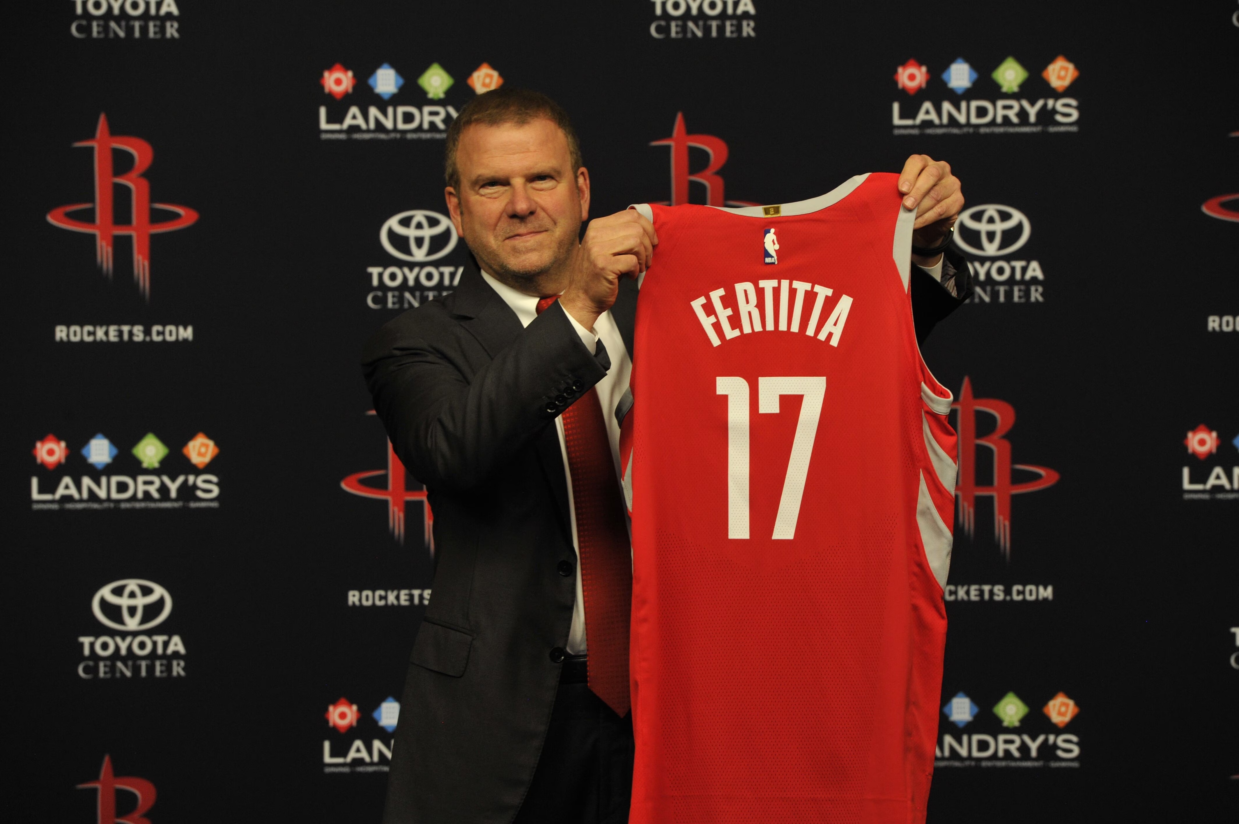 LOL S赛-WNBA太阳队或转战休斯敦 联盟表态支持需火箭老板支付3.25亿及迁移成本