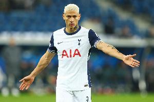 电竞赛程-每日电讯:迟迟无法出售一线队球员,热刺建队计划受到影响