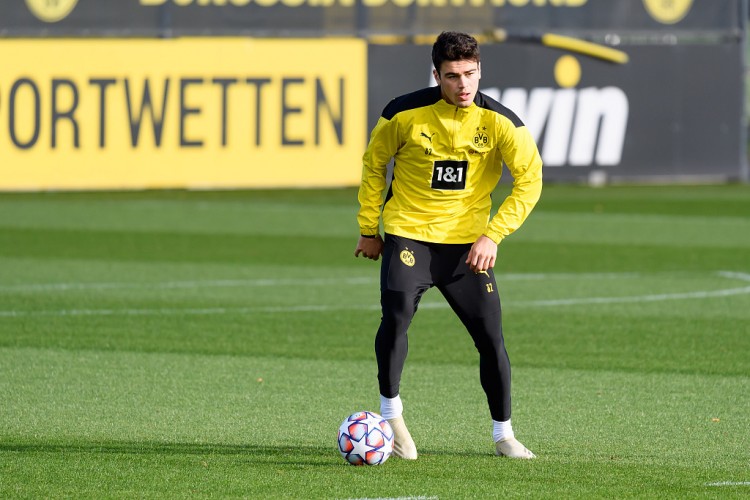 罗马诺:门兴已匹配帕尔马报价,他们有信心赢得签约雷纳的竞争