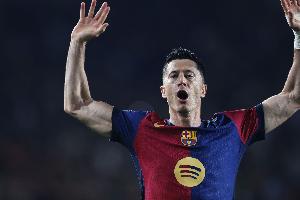 世体：莱万由于左大腿肌肉不适，将缺席巴萨对阵马洛卡的首场联赛