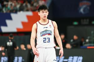 全球总决赛直播-关键两罚很稳!林葳替补21中12砍下36分6板6助